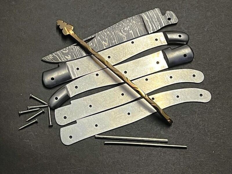 Laguiole Messerbausatz, Original Kit aus Thiers, Frankreich, geschmiedete Feder und Biene verziert 24 Karat vergoldet, Glanz, Doppelplatine, Klinge Damaststahl Fire and Ice, Liseres Laguiole Messerbausatz, Original Kit aus Thiers, Frankreich, geschmiedete Feder und Biene verziert 24 Karat vergoldet, Glanz, Doppelplatine, Klinge Damaststahl Fire and Ice, Liseres