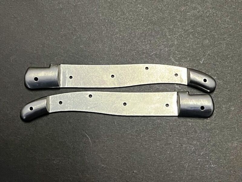 Satz Heftbacken glatt für Laguiole Taschenmesser mit geschmiedeter Feder Satz Heftbacken glatt für Laguiole Taschenmesser mit geschmiedeter Feder