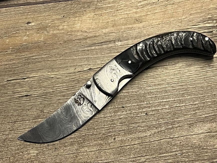U Rusticu, Luxe,  Grand Modell,  korsisches Hirtenmesser, Griff Widderhorn, Klinge und Heftbacken Damaststahl, Coutellerie du Bastion Le Berger, Messer Nr. 2