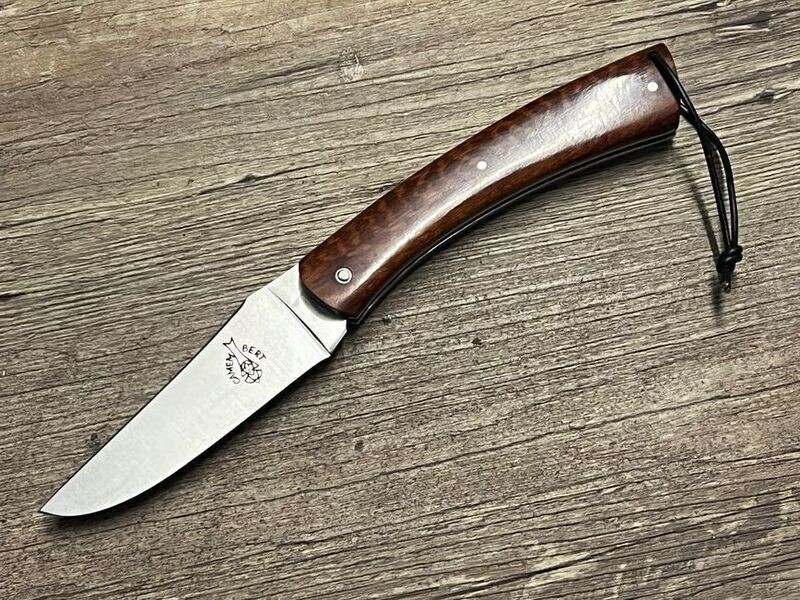 Das Camembert, französisches Taschenmesser, Griff Amourette, Schmiede Guy Vialis Das Camembert, französisches Taschenmesser, Griff Amourette, Schmiede Guy Vialis