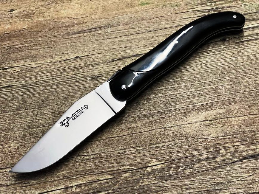 Schweres Jagdmesser von Laguiole en Aubrac,  Griff  aus Büffelhornspitze
