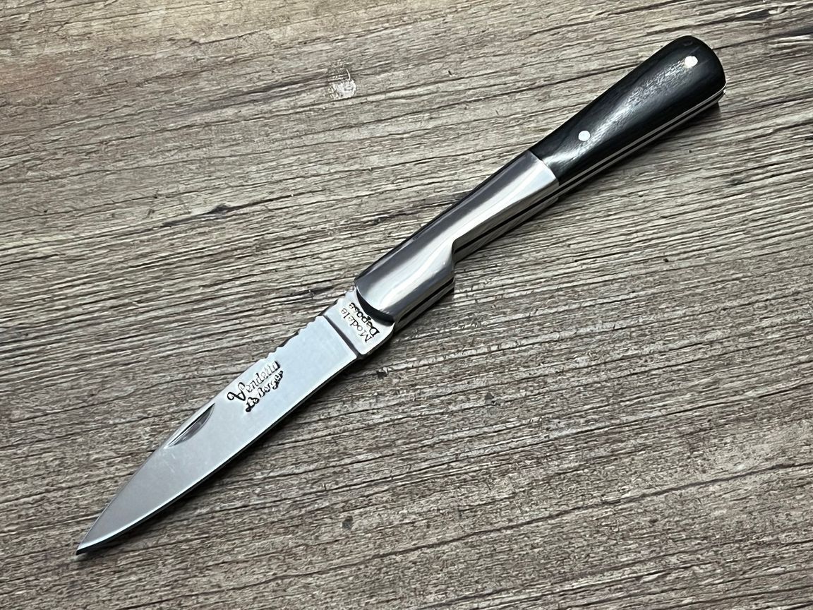 Vendetta Lady Petit, Griff Grenadill Ebenholz, Etui  Coutellerie du Bastion Le Berger