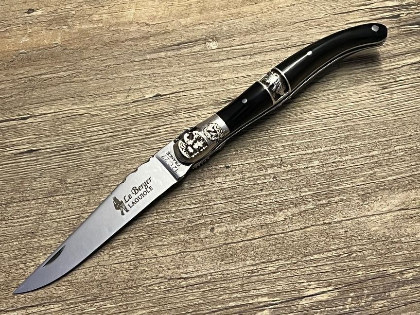 Laguiole Taschenmesser Modell Napoleon,  Mitres und Silberbanderole massiv Sterlingsilber, Griff Büffelhornspitze, Coutellerie du Bastion, Le Berger
