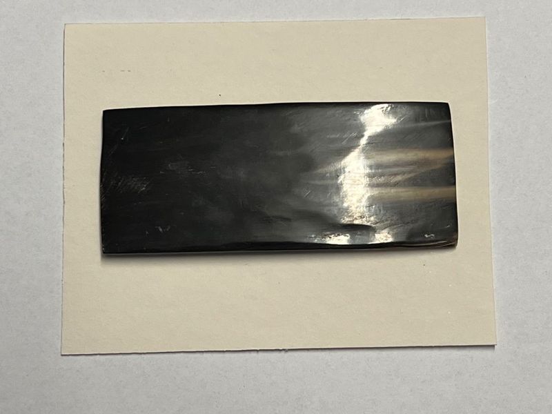 Platte Zebu-Hornspitze poliert, für Messerbausatz mit Liesers weiß Platte Zebu-Hornspitze poliert, für Messerbausatz mit Liesers weiß