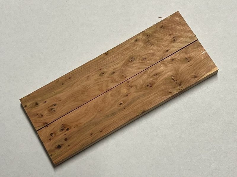 Griffschalen Phönizischer Wacholder für alle hier angebotenen Messerbausätze, Nr. 2