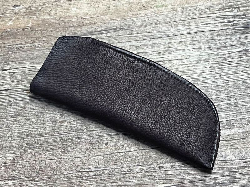 Handgefertigtes weiches Einsteck-Etui aus Rindsleder für alle Jagdmesser Laguuiole en Aubrac 14 cm