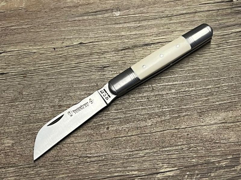 Das Tonneau, französisches Taschenmesser, Griff , Rinderbein weiß, Schmiede ARTO Das Tonneau, französisches Taschenmesser, Griff , Rinderbein weiß, Schmiede ARTO
