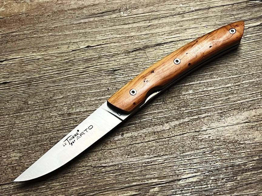 Französisches Taschenmesser Le Thiers als Liner Lock und mit lentille von ARTO, Griff Wacholder,  Leder Steck-Etui, Messer Nr. 1