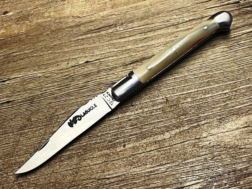 Das Laguiole Bec de Corbin Prestige, Griff  geflammte Hornspitze" Schmiede ARTO