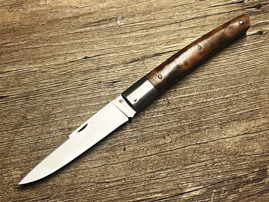 Couteau Eustache, das Apache, Griff französisch Nussbaum, Etui, Coutellerie Affut Pro, historisches Taschenmesser