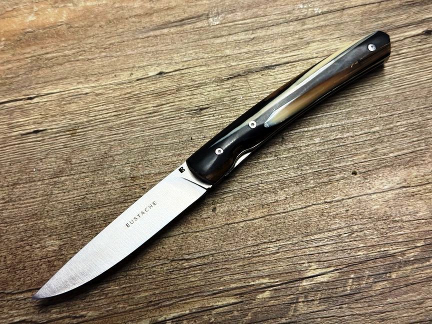 Couteau Eustache, Liner 2 R Luxe, Griff Mammutelfenbein mit Lederetui, Coutellerie Affut Pro, Messer Nr. 1