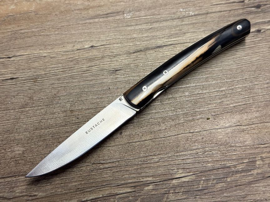 Couteau Eustache, Liner 2 R Luxe, Griff Mammutelfenbein mit Lederetui, Coutellerie Affut Pro, Messer Nr. 2