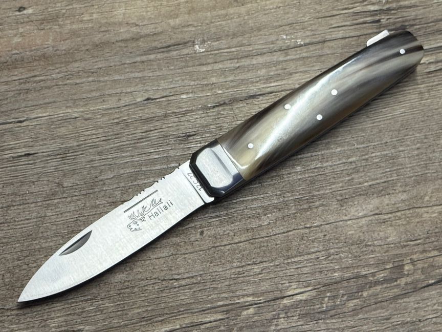 Couteau Chasse  Douris Chastel, Modell Hallali, Griff geflammte Hornspitze, schweres Jagdmesser mit Back-Lock-Verriegelung,  Coutellerie Goyon-Chazeau