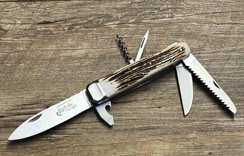 Couteau Chasse Douris Chastel, Modell Hallali, Griff regionales Hirschhorn, 6teiliges schweres Jagdmesser mit Back-Lock-Verriegelung (Multitool) Coutellerie Goyon-Chazeau Couteau Chasse Douris Chastel, Modell Hallali, Griff regionales Hirschhorn, 6teiliges schweres Jagdmesser mit Back-Lock-Verriegelung (Multitool) Coutellerie Goyon-Chazeau