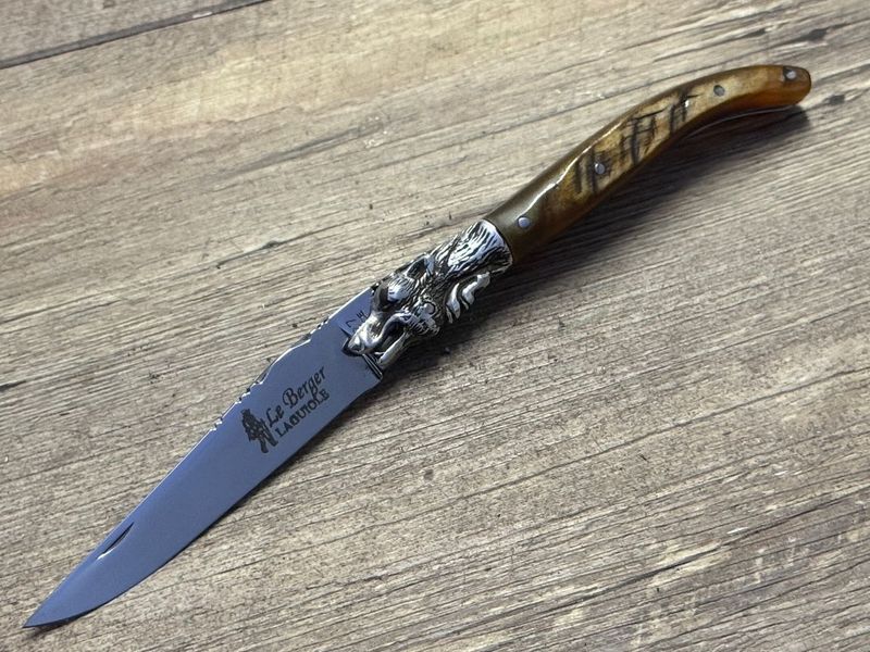 Laguiole Taschenmesser Modell Loup (Wolf), Mitres massiv Sterlingsilber, Griff Widderhorn hell, Coutellerie du Bastion, Le Berger Laguiole Taschenmesser Modell Loup (Wolf), Mitres massiv Sterlingsilber, Griff Widderhorn hell, Coutellerie du Bastion, Le Berger