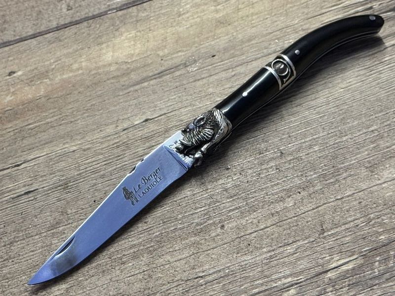 Laguiole Taschenmesser Modell Sanglier (Wildschwein), Mitres und Silberbanderole massiv Sterlingsilber, Griff polierte Büffelhornspitze, Coutellerie du Bastion, Le Berger, Messer Nr. 2 Laguiole Taschenmesser Modell Sanglier (Wildschwein), Mitres und Silberbanderole massiv Sterlingsilber, Griff polierte Büffelhornspitze, Coutellerie du Bastion, Le Berger, Messer Nr. 2