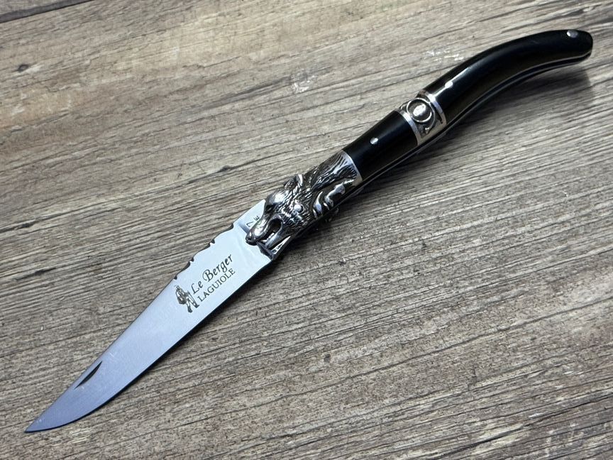 Laguiole Taschenmesser Modell Loup (Wolf), Mitres und Silberbanderole massiv Sterlingsilber, Griff polierte Büffelhornspitze, Coutellerie du Bastion, Le Berger, Messer Nr. 1