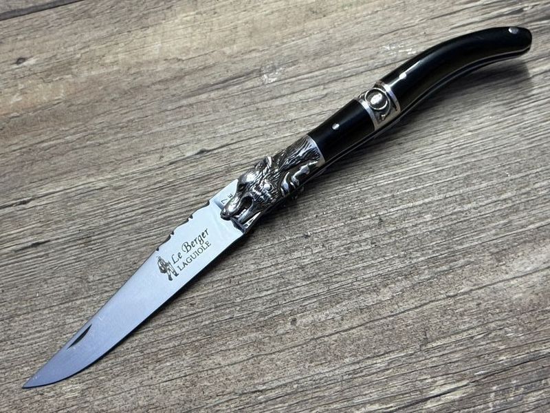 Laguiole Taschenmesser Modell Loup (Wolf), Mitres und Silberbanderole massiv Sterlingsilber, Griff polierte Büffelhornspitze, Coutellerie du Bastion, Le Berger, Messer Nr. 1 Laguiole Taschenmesser Modell Loup (Wolf), Mitres und Silberbanderole massiv Sterlingsilber, Griff polierte Büffelhornspitze, Coutellerie du Bastion, Le Berger, Messer Nr. 1
