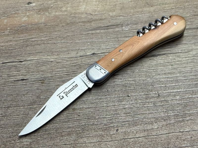 Couteau Chasse Douris Chastel, Modell Le Pionnier, Griff Wacholder, 2teiliges kleines Jagdmesser (Petit Chasse) Coutellerie Goyon-Chazeau, Messer Nr. 2 Couteau Chasse Douris Chastel, Modell Le Pionnier, Griff Wacholder, 2teiliges kleines Jagdmesser (Petit Chasse) Coutellerie Goyon-Chazeau, Messer Nr. 2
