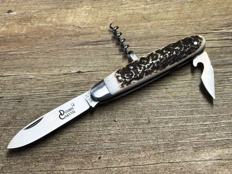 Couteau Chasse Douris Chastel, Modell Navette, historisches Taschenmesser, Griff regionales Hirschhorn, 3teilig Coutellerie Goyon-Chazeau, Messer Nr. 1 Couteau Chasse Douris Chastel, Modell Navette, historisches Taschenmesser, Griff regionales Hirschhorn, 3teilig Coutellerie Goyon-Chazeau, Messer Nr. 1