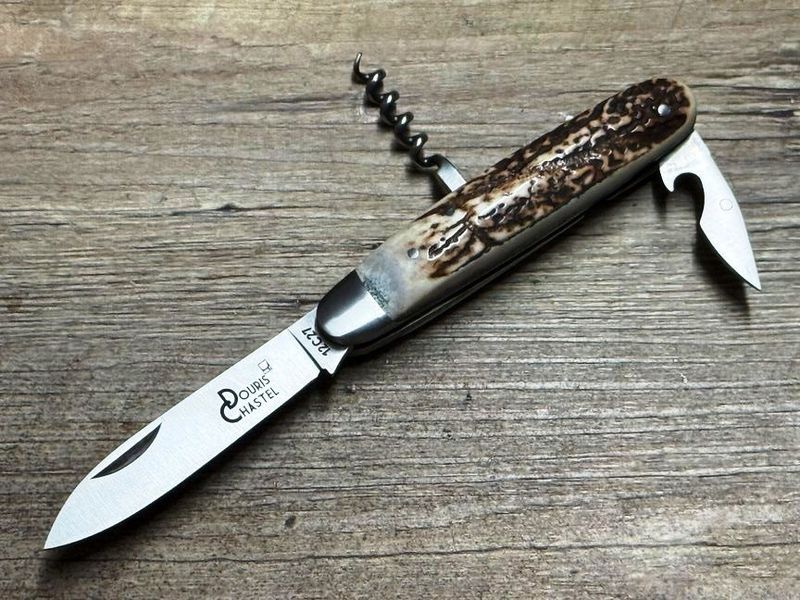 Couteau Chasse Douris Chastel, Modell Navette, historisches Taschenmesser, Griff regionales Hirschhorn, 3teilig Coutellerie Goyon-Chazeau, Messer Nr. 2 Couteau Chasse Douris Chastel, Modell Navette, historisches Taschenmesser, Griff regionales Hirschhorn, 3teilig Coutellerie Goyon-Chazeau, Messer Nr. 2