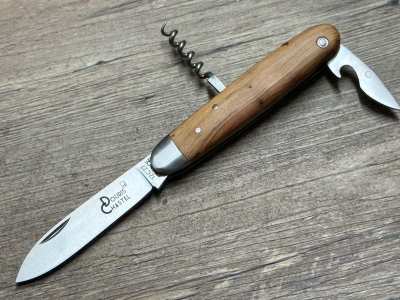 Couteau Chasse Douris Chastel, Modell Navette, historisches Taschenmesser, Griff Wacholder, 3teilig Coutellerie Goyon-Chazeau, Messer Nr. 2 Couteau Chasse Douris Chastel, Modell Navette, historisches Taschenmesser, Griff Wacholder, 3teilig Coutellerie Goyon-Chazeau, Messer Nr. 2