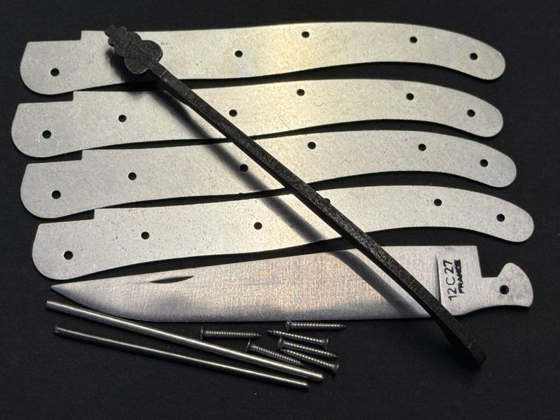 Laguiole Messerbausatz 13 cm, voller Griff mit Doppelplatine, Original Kit aus Thiers, Frankreich, geschmiedete Feder und Biene matt, Klinge 12 C 27 matt, Bausatz Nr. 4 Laguiole Messerbausatz 13 cm, voller Griff mit Doppelplatine, Original Kit aus Thiers, Frankreich, geschmiedete Feder und Biene matt, Klinge 12 C 27 matt, Bausatz Nr. 4
