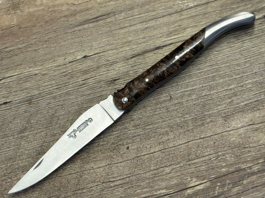 Laguiole en Aubrac 12 cm,  Walnussmaser mit hinterer Mitres, ziseliertes Ressort