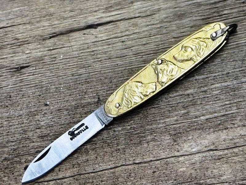 Der Eyecatcher am Schlüsselbund, ein treuer Begleiter (compagnon fidel) Hundemotiv, das  Sujet,  Schmiede Couperier-Coursolle