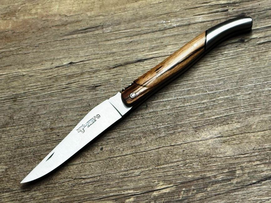Laguiole en Aubrac 12 cm,  Aubrac Buche mit hinterer Mitres, graviertes Ressort floral