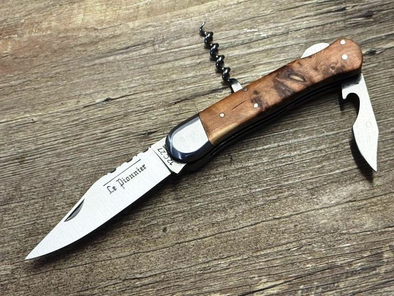 Couteau Chasse Douris Chastel, Modell Le Pionnier, Griff Wacholder, 3teiliges kleines Jagdmesser (Petit Chasse) mit Back-Lock-Verriegelung Coutellerie Goyon-Chazeau, Messer Nr. 2 Couteau Chasse Douris Chastel, Modell Le Pionnier, Griff Wacholder, 3teiliges kleines Jagdmesser (Petit Chasse) mit Back-Lock-Verriegelung Coutellerie Goyon-Chazeau, Messer Nr. 2