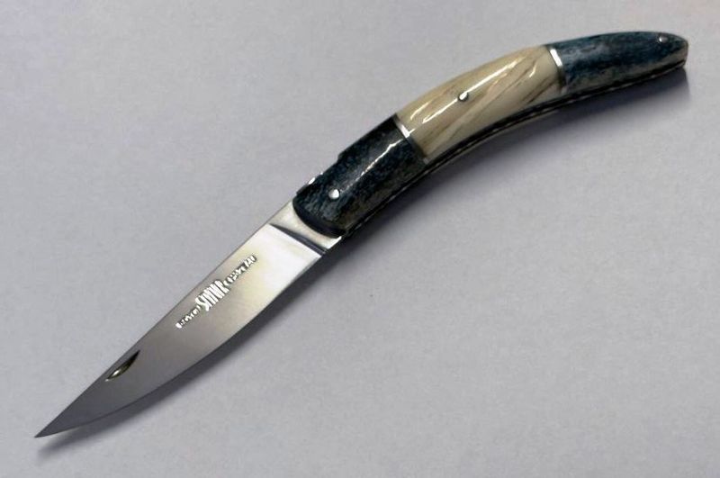 Unikat, Couteau Styl`Ver, Modell Luxe, Coutellerie Goyon-Chazeau, Griff Oosik (fossil) mit Narwalzahneinlage, Klinge 12 C 27 spiegelglanz, Etui Unikat, Couteau Styl`Ver, Modell Luxe, Coutellerie Goyon-Chazeau, Griff Oosik (fossil) mit Narwalzahneinlage, Klinge 12 C 27 spiegelglanz, Etui
