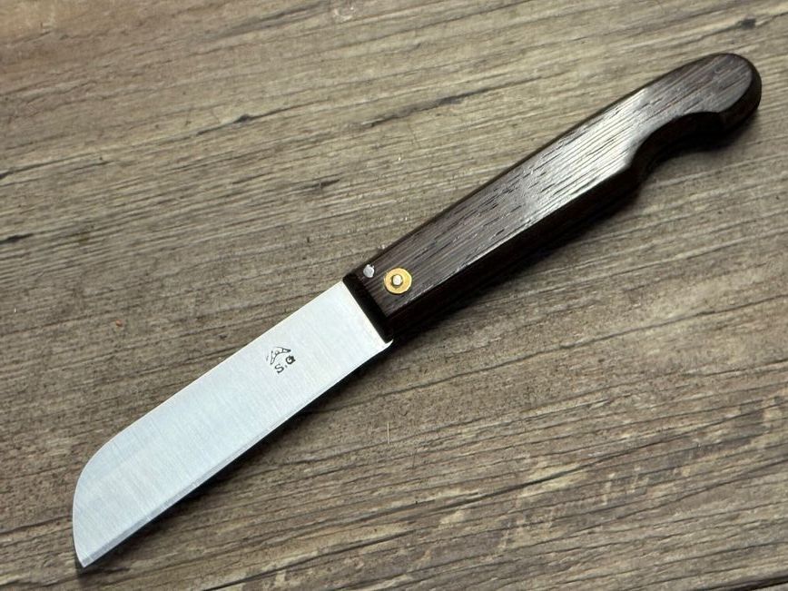Das Galeam, französisches Taschenmesser mit einer interessanten Historie und einem Stahl aus den dreißiger Jahren,  Griff  Wenge, Schmiede Thiers Issard