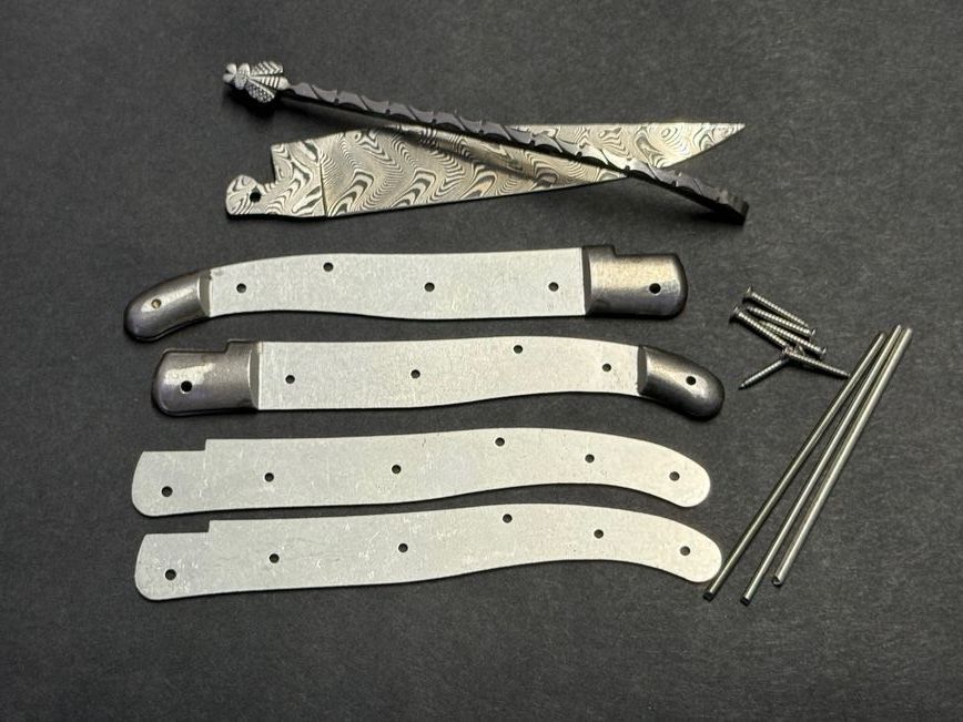12 cm Laguiole Messerbausatz, Original Kit aus Thiers, Frankreich, geschmiedete Feder und Biene verziert, Doppelplatine,  Klinge Balbach Damast