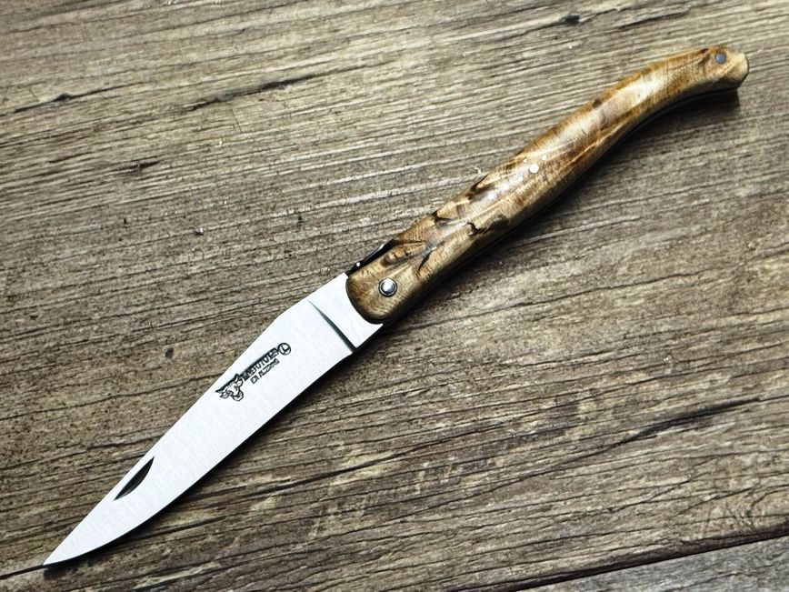 Laguiole en Aubrac 12 cm, voller Griff, helle Maserpappel poliert , geschmiedete Biene