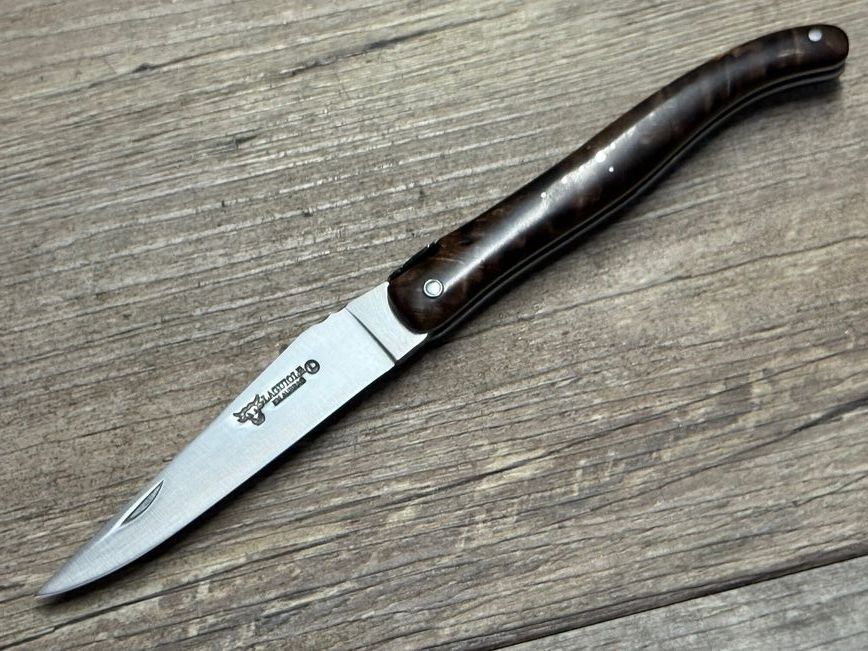 Laguiole en Aubrac 12 cm, voller Griff, dunkle Maserpappel poliert , geschmiedete Biene Laguiole en Aubrac 12 cm, voller Griff, dunkle Maserpappel poliert , geschmiedete Biene