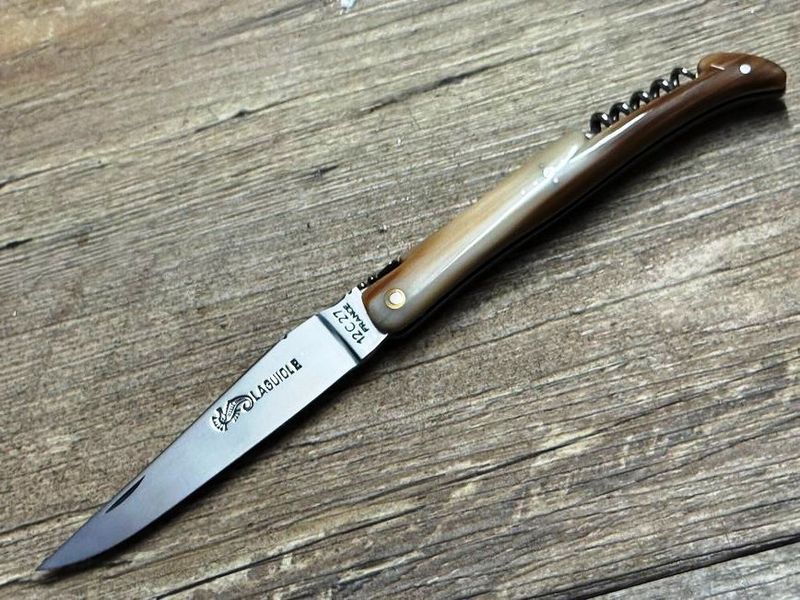 Laguiole Voller Griff mit Korkenzieher, Serie Luxe, 12 cm, geflammte Hornspitze hochglanzpoliert, Schmiede ARTO