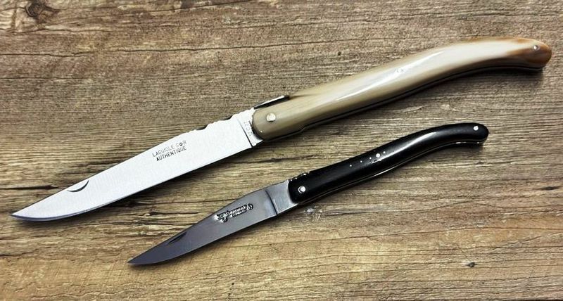 Großes historisches Laguiole, Modell Authentique von Thiers Issard, Grifflänge 18 cm. Griff geflammte Hornspitze, (Hochzeitsmesser Gesamtlänge 33 cm), Messer Nr. 2 Großes historisches Laguiole, Modell Authentique von Thiers Issard, Grifflänge 18 cm. Griff geflammte Hornspitze, (Hochzeitsmesser Gesamtlänge 33 cm), Messer Nr. 2