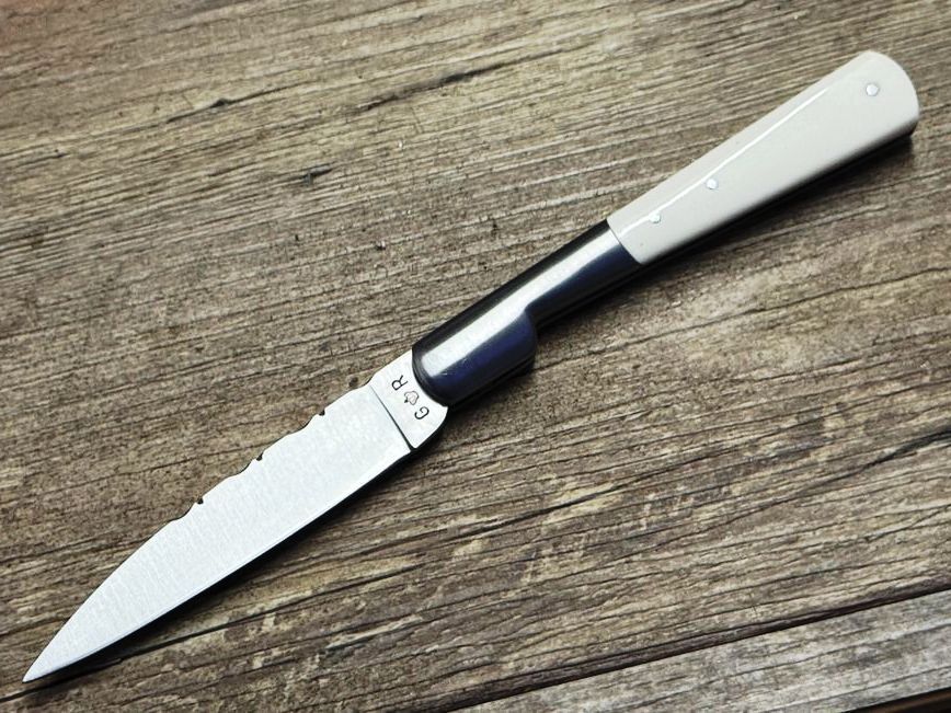 Großes Vendetta, Griff Rinderbein weiß,  Schmiede Thiers Issard