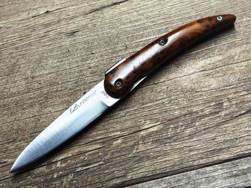 Das Arverne, das Messer der Gallier, französisches Taschenmesser im Liner-Lock, Griff Thuya,  Schmiede Thiers Issard