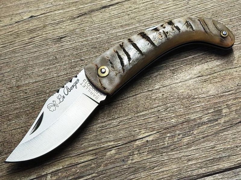 U Tempu Prestige, korsisches Hirtenmesser, Griff Widderhorn, Coutellerie du Bastion Le Berger Messer Nr. 2 U Tempu Prestige, korsisches Hirtenmesser, Griff Widderhorn, Coutellerie du Bastion Le Berger Messer Nr. 2