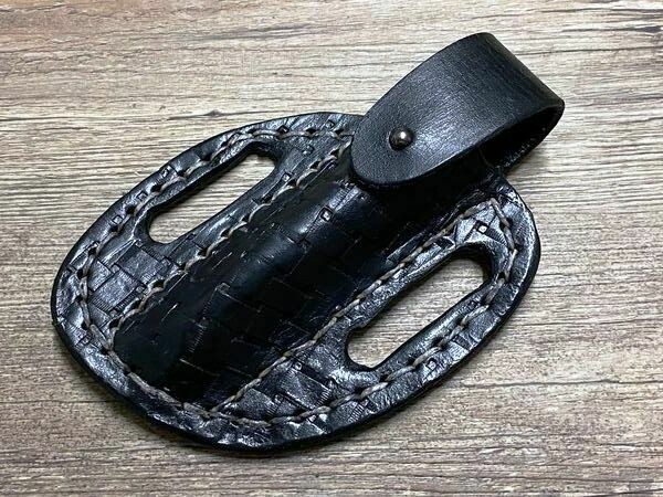 Gürtellederholster, Farbe schwarz, Bullen-Kernleder, gepunzt und doppelt vernäht für Laguiole Taschenmesser und andere Messer Gürtellederholster, Farbe schwarz, Bullen-Kernleder, gepunzt und doppelt vernäht für Laguiole Taschenmesser und andere Messer