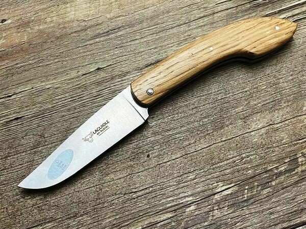 Jagdmesser Laguiole en Aubrac, Modell Capucin,  Griff  aus französischer Eiche