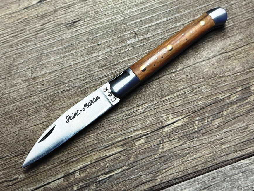 Das Saint Martin Petit, reich verziert, französisches Taschenmesser, Griff Olivenholz, Schmiede Thiers Issard Das Saint Martin Petit, reich verziert, französisches Taschenmesser, Griff Olivenholz, Schmiede Thiers Issard