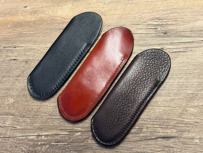 Feines Steck-Etui Kalbsleder, innen Nubuk, doppelt verklebt und vernäht, Farbe schwarz, cognac oder braun für Taschenmesser (z.B. Laguiole) bis 12 cm Länge