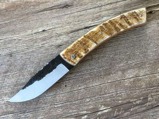 Le Thiers, kräftiges Jagdmesser Baribal Chasse, Griffbeschalung Widderhorn, Klinge roh geschmiedet, Au Sabot Le Thiers, kräftiges Jagdmesser Baribal Chasse, Griffbeschalung Widderhorn, Klinge roh geschmiedet, Au Sabot