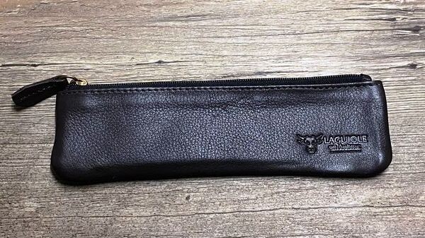 Laguiole en Aubrac, weiches Etui aus Kalbsleder mit Reißverschluss zum Aufbewahren edler Taschenmesser