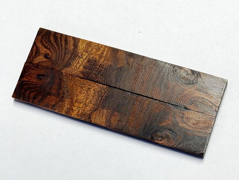 Griffschalen Ulme erste Wahl für alle hier angebotenen Messerbausätze, Nr. 1 Griffschalen Ulme erste Wahl für alle hier angebotenen Messerbausätze, Nr. 1