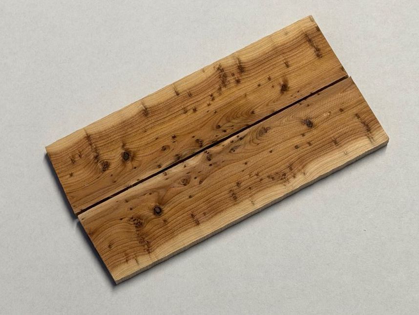 Griffschalen Phönizischer Wacholder für alle hier angebotenen Messerbausätze, Nr. 1