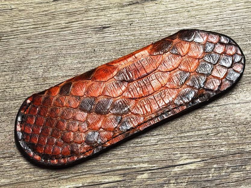 Edles und sehr weiches Steck-Etui aus Schlangenleder (Echtleder), einzigartige Zeichnung für Laguiole Taschenmesser bis 12 cm
